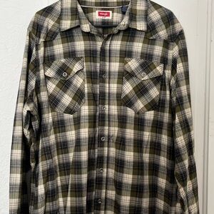 Wrangler Men's Green Plaid Shirt